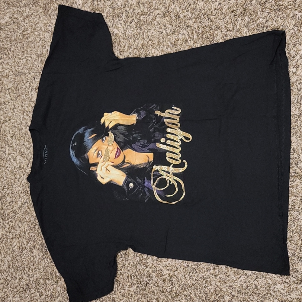 Black color tshirt